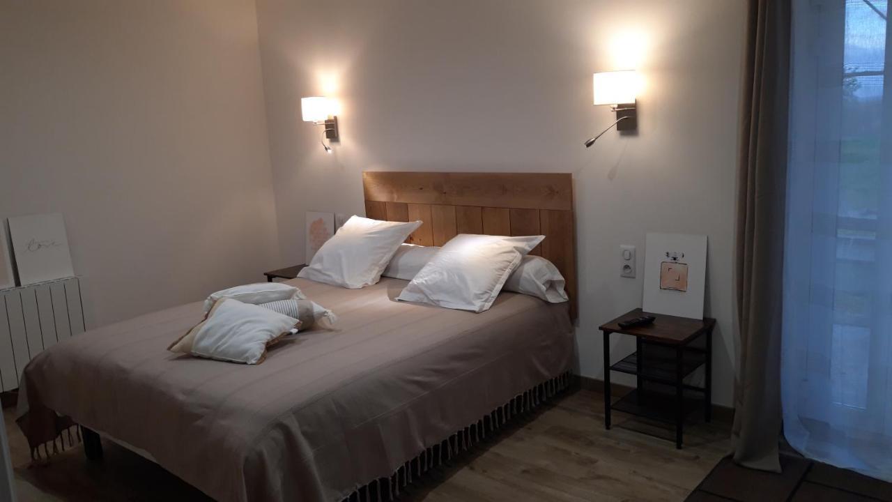 Les Chambres De Lili Saint-Loup  Exteriör bild
