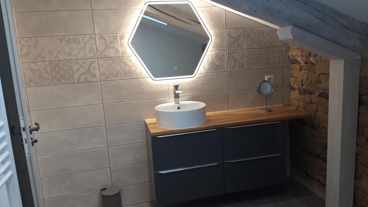 Les Chambres De Lili Saint-Loup  Exteriör bild