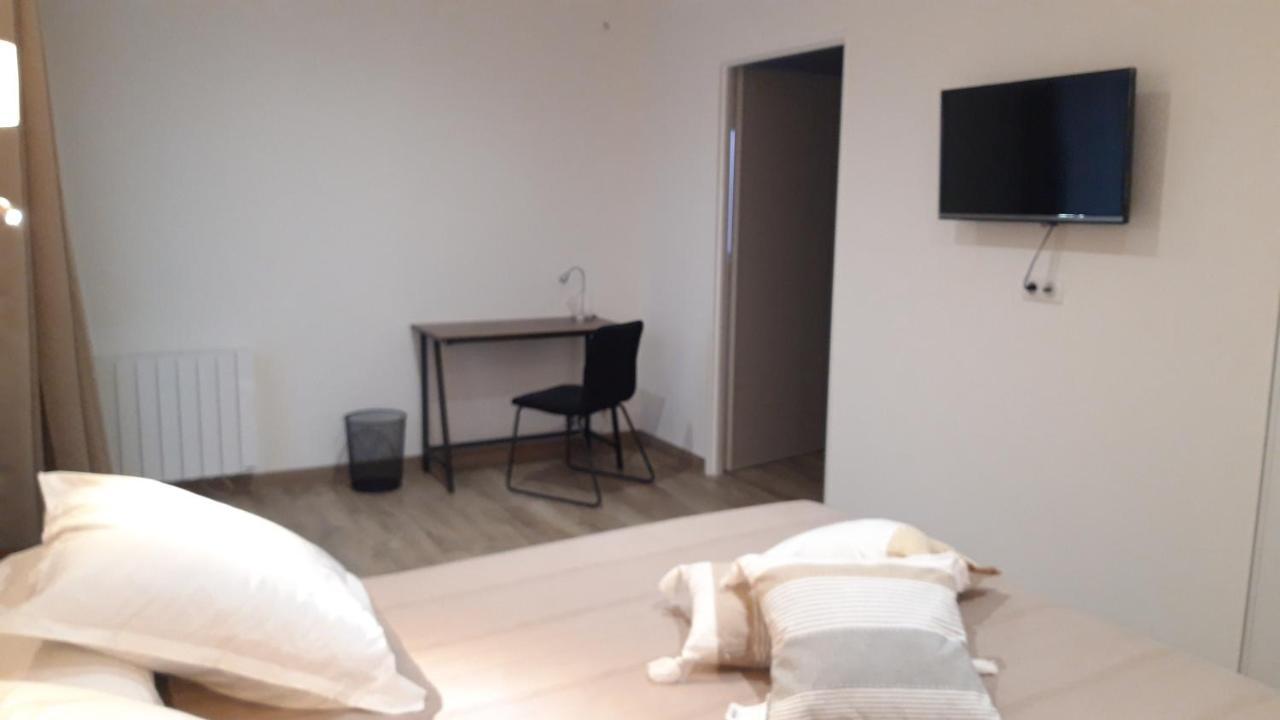 Les Chambres De Lili Saint-Loup  Exteriör bild