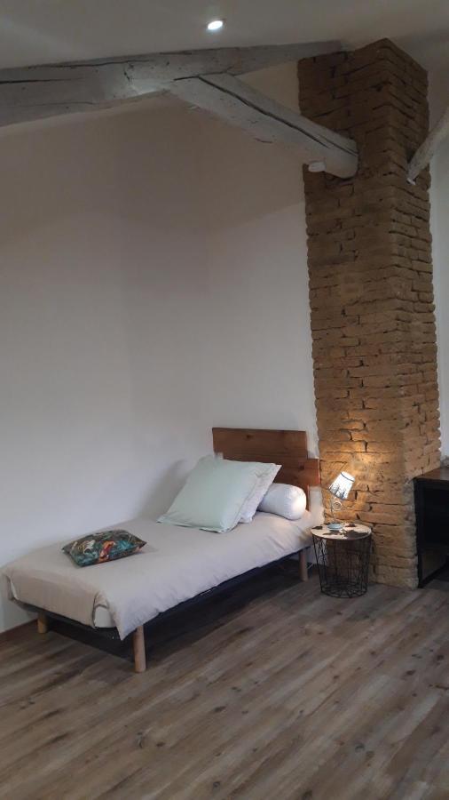 Les Chambres De Lili Saint-Loup  Exteriör bild