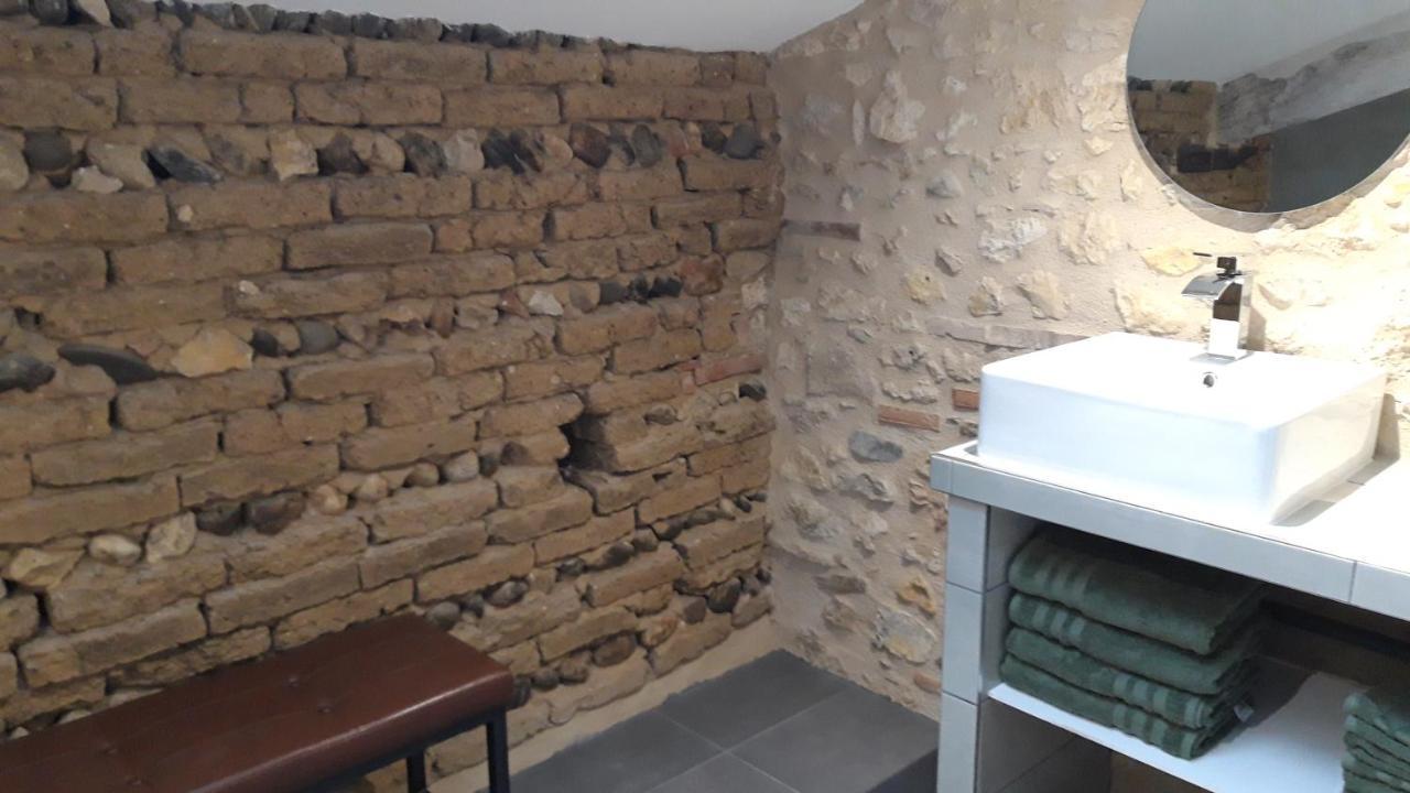 Les Chambres De Lili Saint-Loup  Exteriör bild